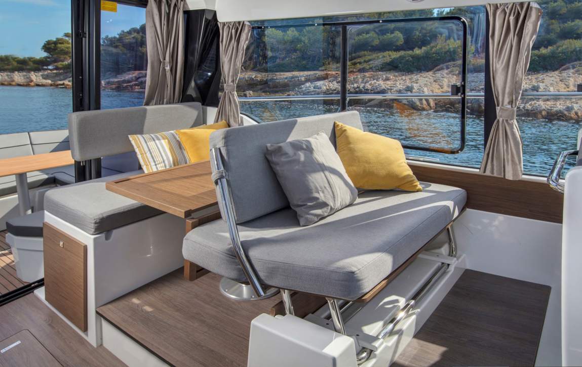 Jeanneau Merry Fisher 1095 HB Interior - 31.JPG