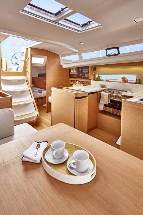 Jeanneau Sun Odyssey 440 Interior - 21.JPG