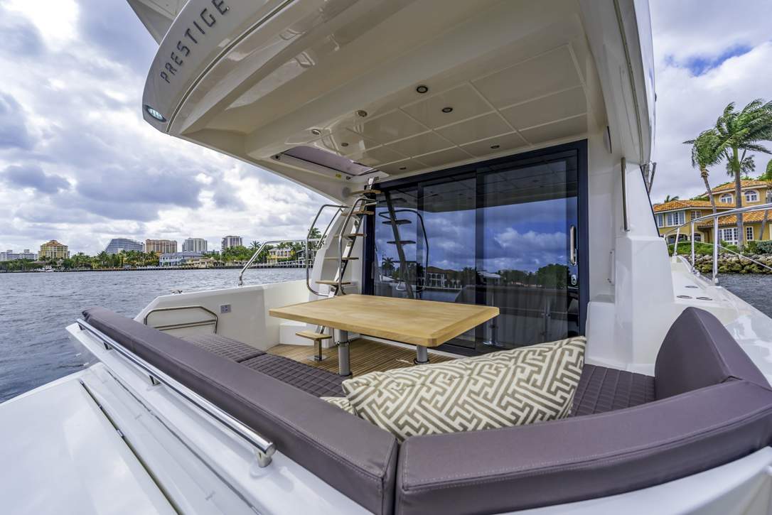Prestige 460 Flybridge Interior - 21.JPG
