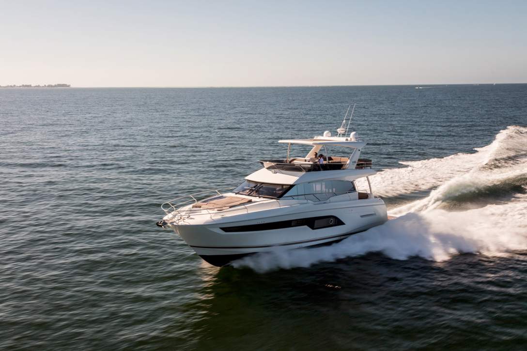 Prestige 630 Flybridge Exterior - 57.JPG