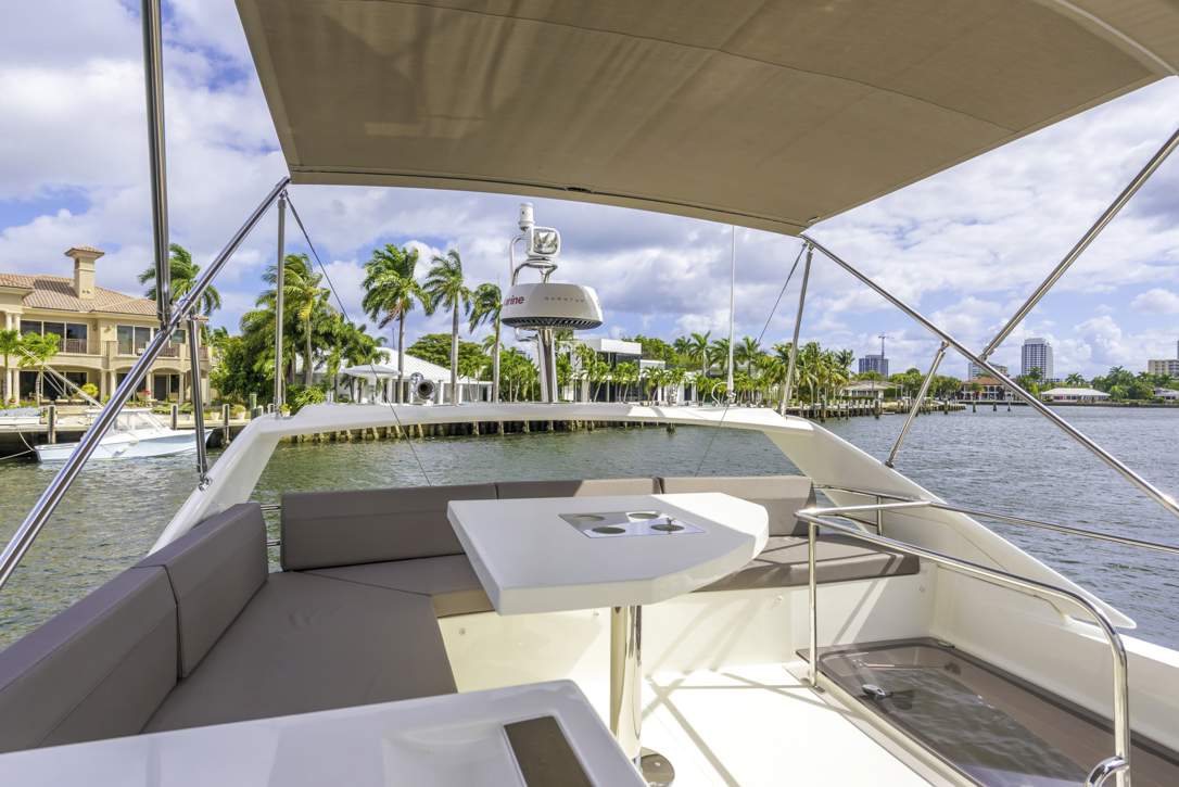 Prestige 460 Flybridge Interior - 20.JPG