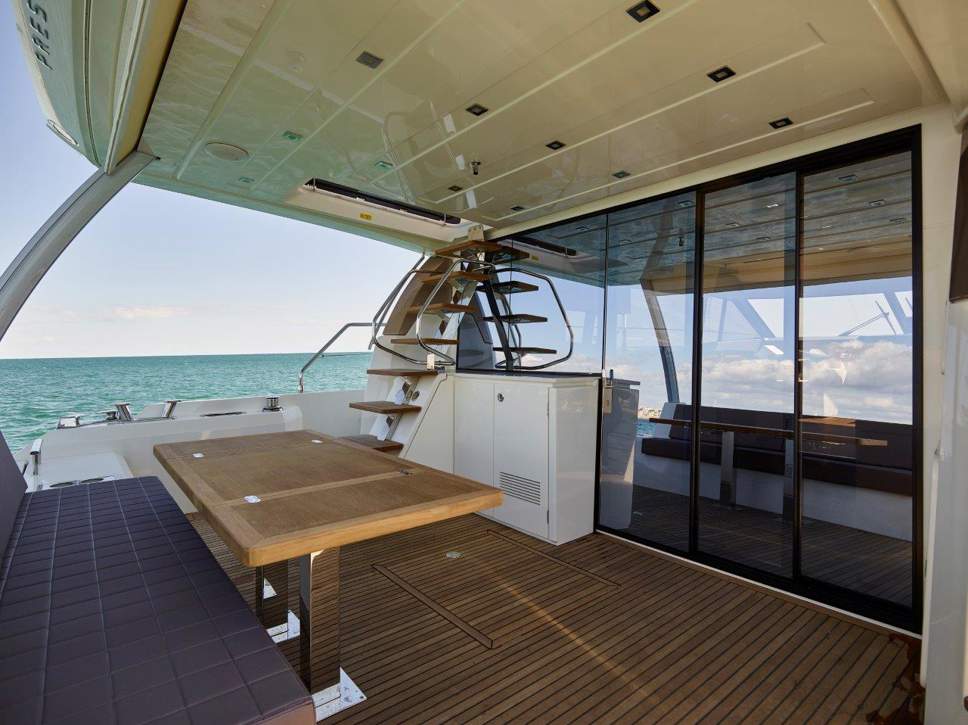 Prestige 630 Flybridge Interior - 1.jpg