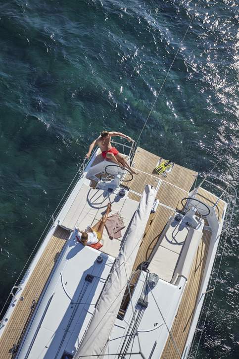 Jeanneau Sun Odyssey 440 Exterior - 32.JPG