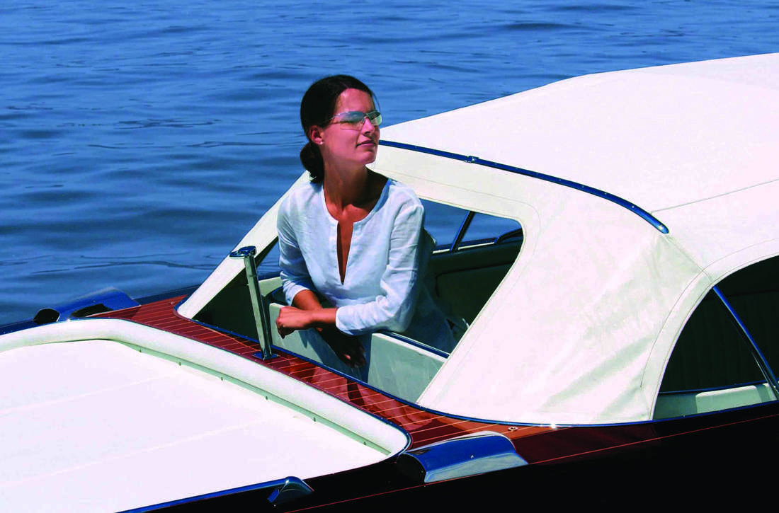 Boesch 750 Portofino De Luxe Interior - 3.jpg