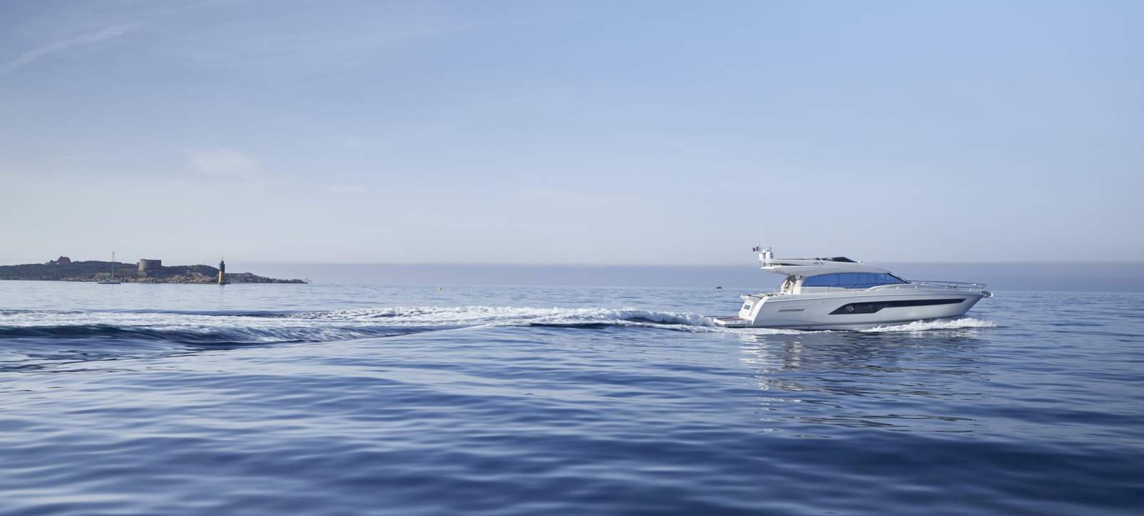 Prestige 630 S Exterior - 34.JPG