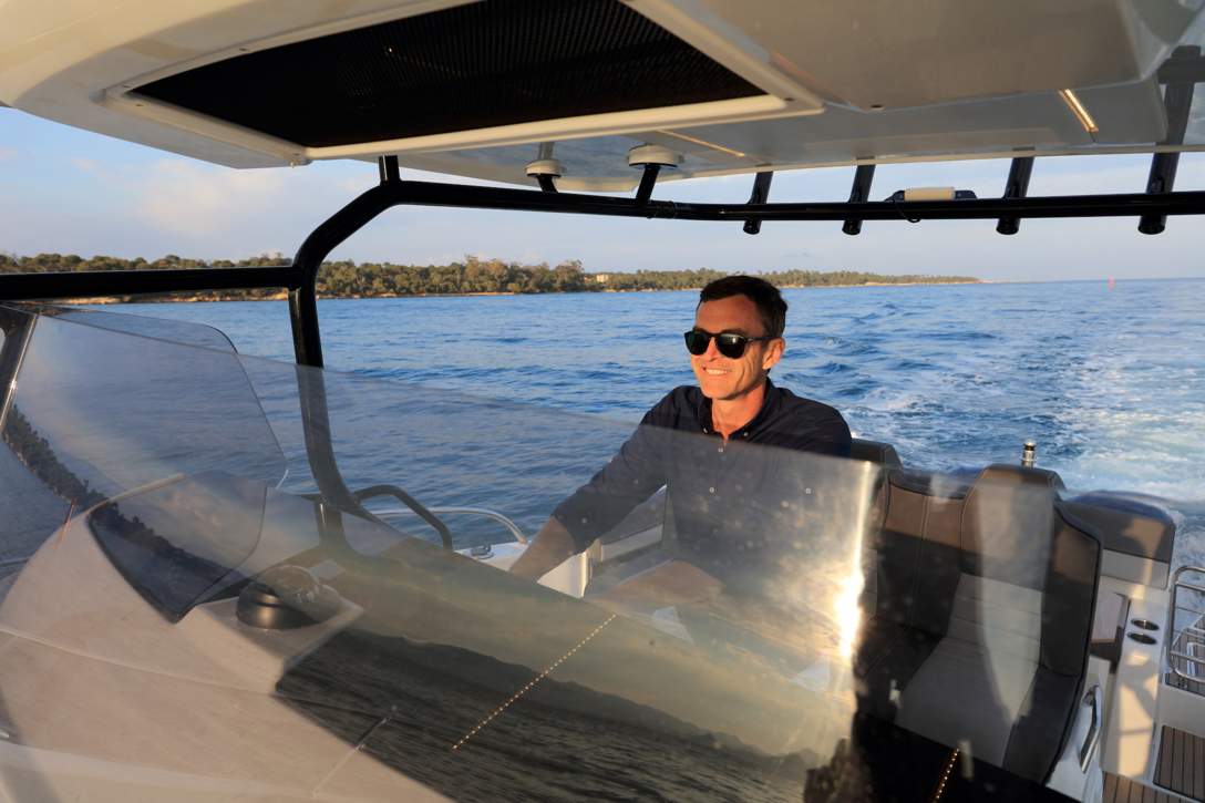 Jeanneau Cap Camarat 9.0 CC Exterior - 23.JPG