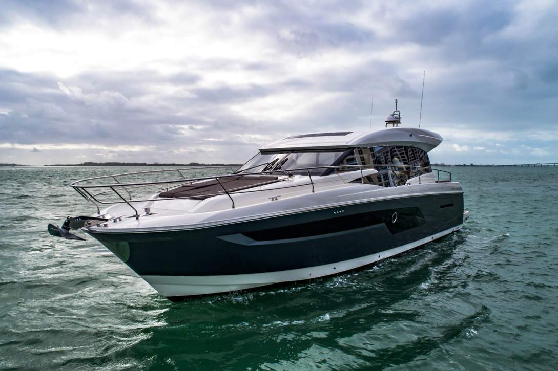 Prestige 520 S Exterior - 14.JPG