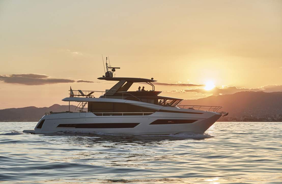 Prestige X70 Exterior - 3.JPG