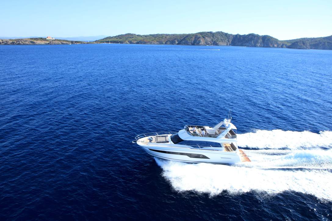 Prestige 630 Flybridge Exterior - 46.JPG