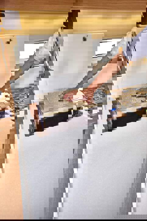 Jeanneau Sun Odyssey 440 Interior - 29.JPG