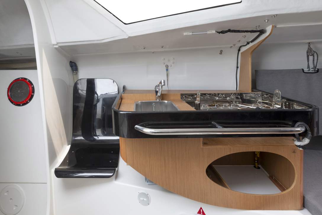 Jeanneau Sun Fast 3300 Interior - 6.jpg