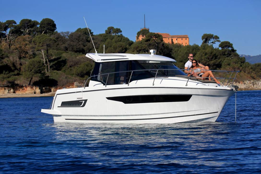 Jeanneau Merry Fisher 895 HB Exterior - 31.JPG