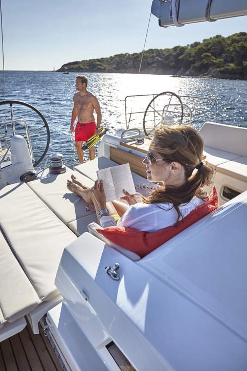 Jeanneau Sun Odyssey 440 Exterior - 27.JPG