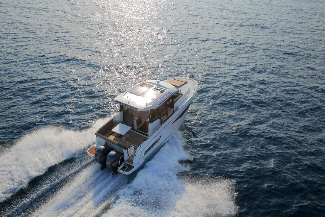 Jeanneau Merry Fisher 895 HB Exterior - 28.JPG