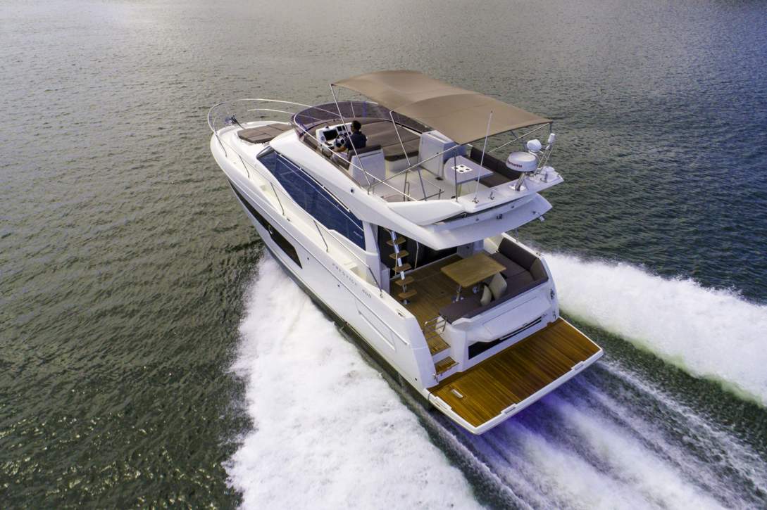 Prestige 460 Flybridge Exterior - 23.JPG