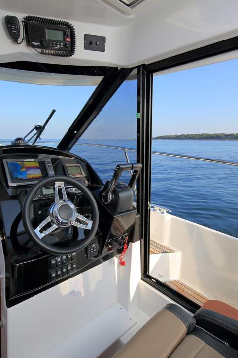 Jeanneau Merry Fisher 895 HB Interior - 9.JPG