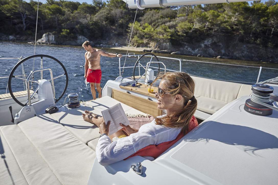 Jeanneau Sun Odyssey 440 Exterior - 25.JPG