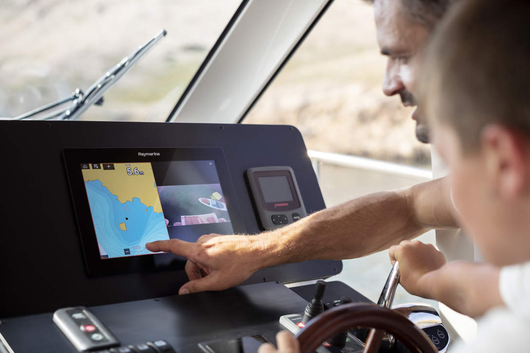 Copy Of GL39 Helm Station