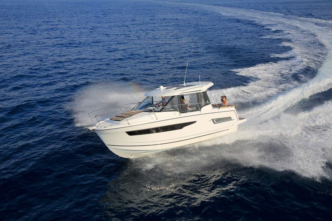 Jeanneau Merry Fisher 895 HB Exterior - 44.JPG