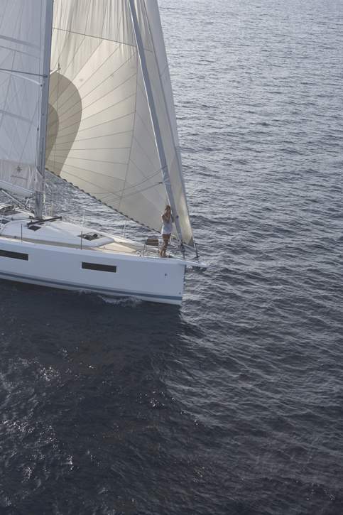 Jeanneau Sun Odyssey 440 Exterior - 16.JPG