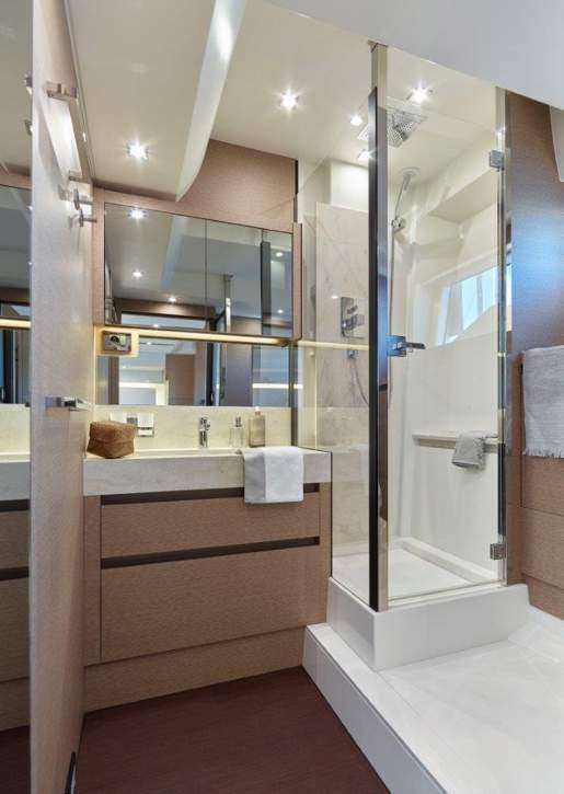 Prestige 630 S Interior - 14.JPG