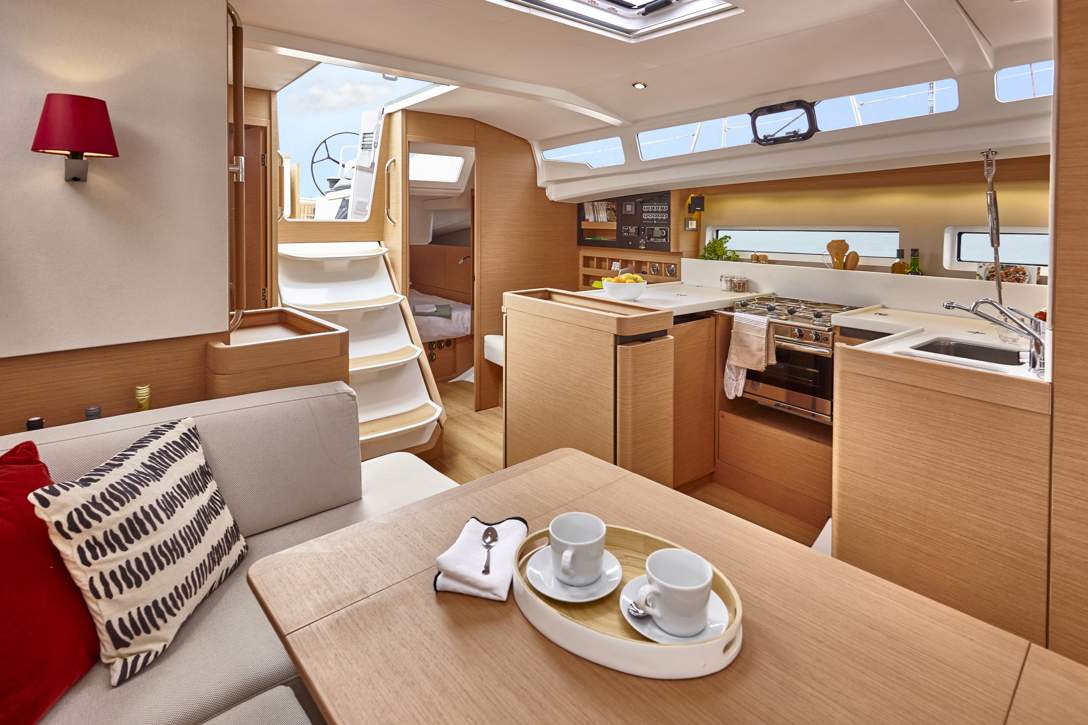 Jeanneau Sun Odyssey 440 Interior - 22.JPG