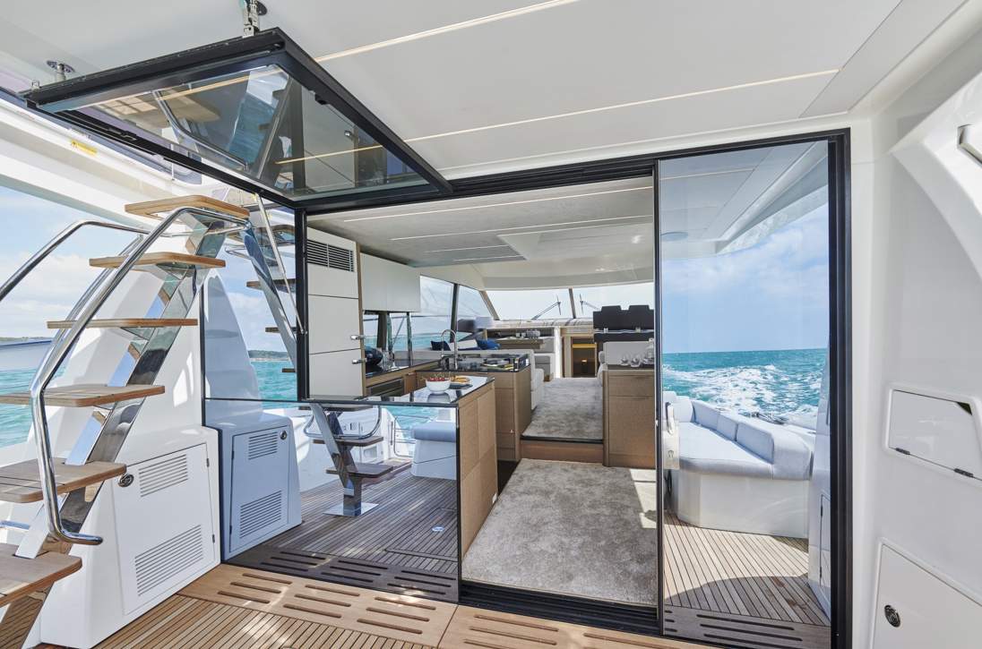 Prestige 590 Flybridge Interior - 45.JPG
