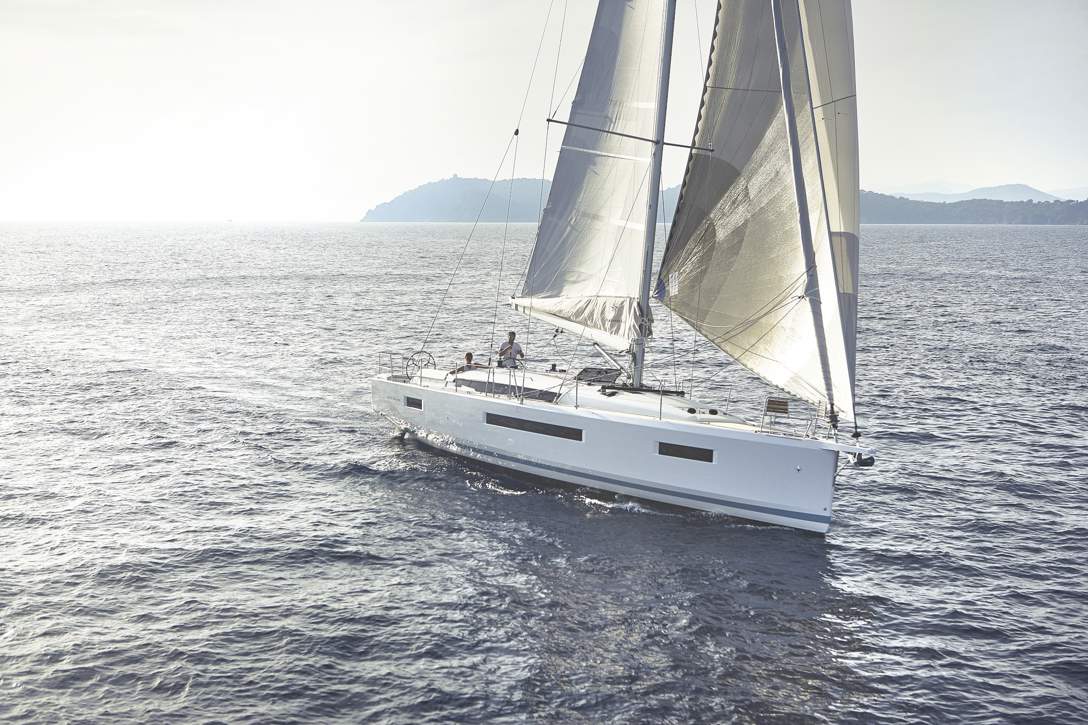 Jeanneau Sun Odyssey 440 Exterior - 18.JPG