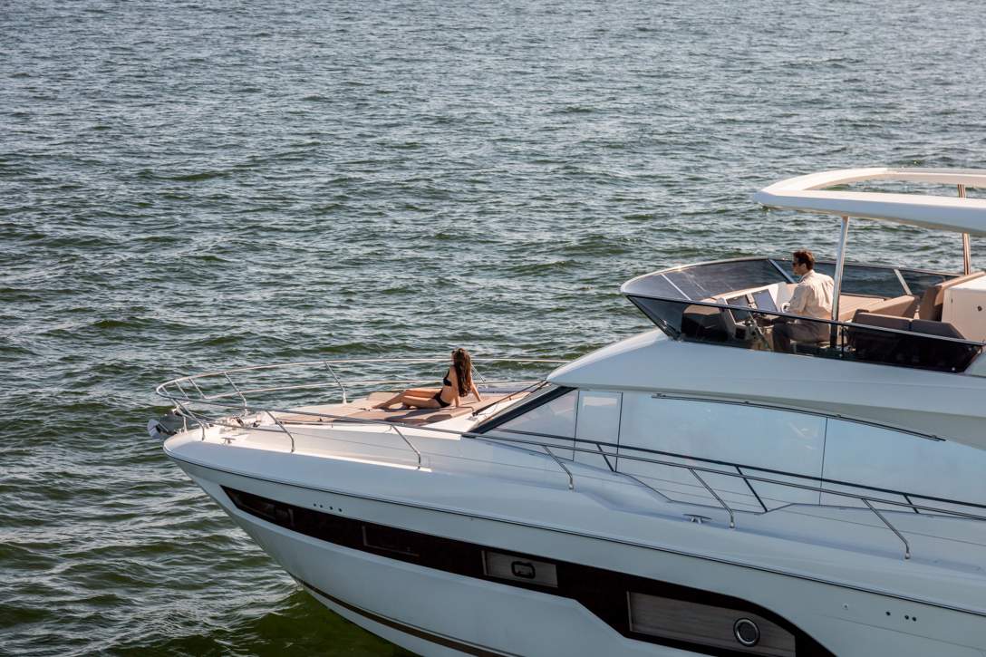 Prestige 630 Flybridge Exterior - 49.JPG