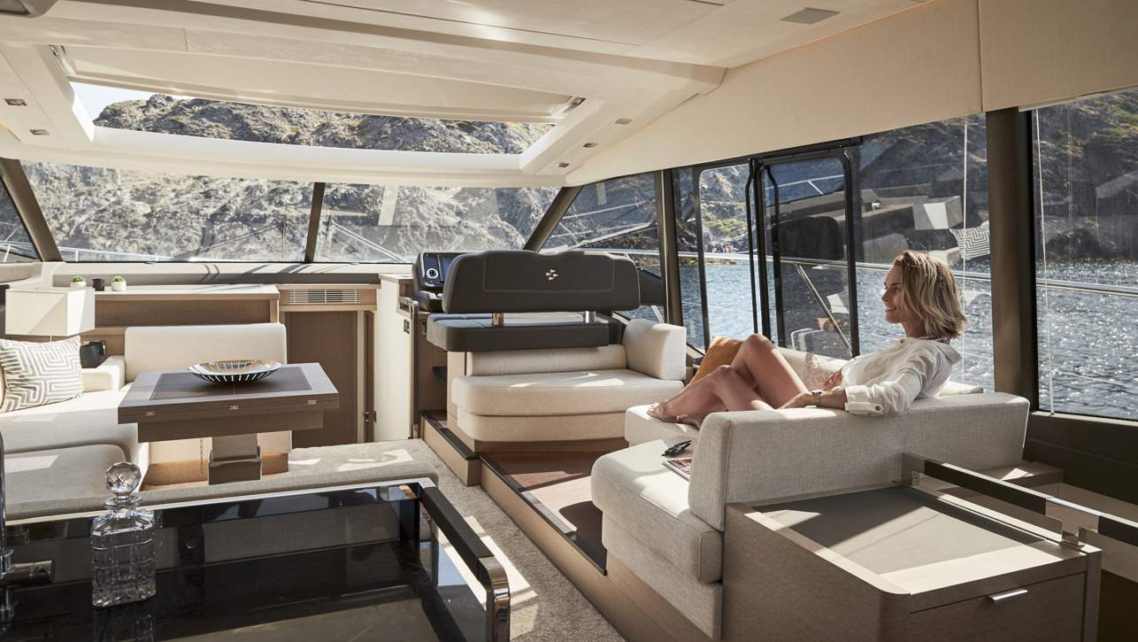 Prestige 590 S Interior - 15.JPG