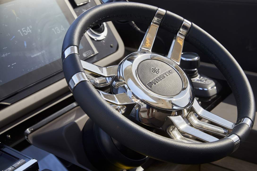 Prestige 590 S Interior - 25.JPG