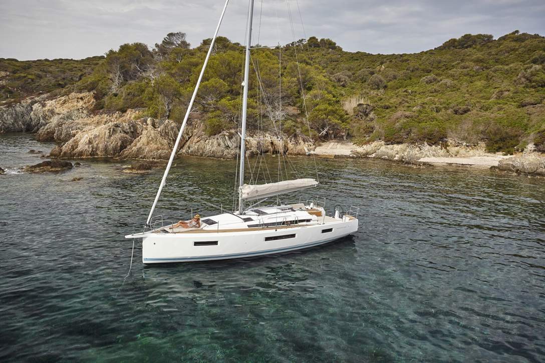 Jeanneau Sun Odyssey 440 Exterior - 20.JPG