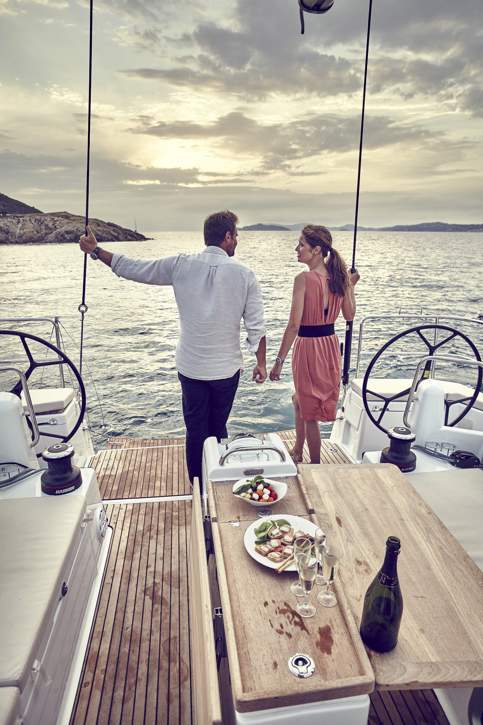 Jeanneau Sun Odyssey 490 Exterior - 12.jpg