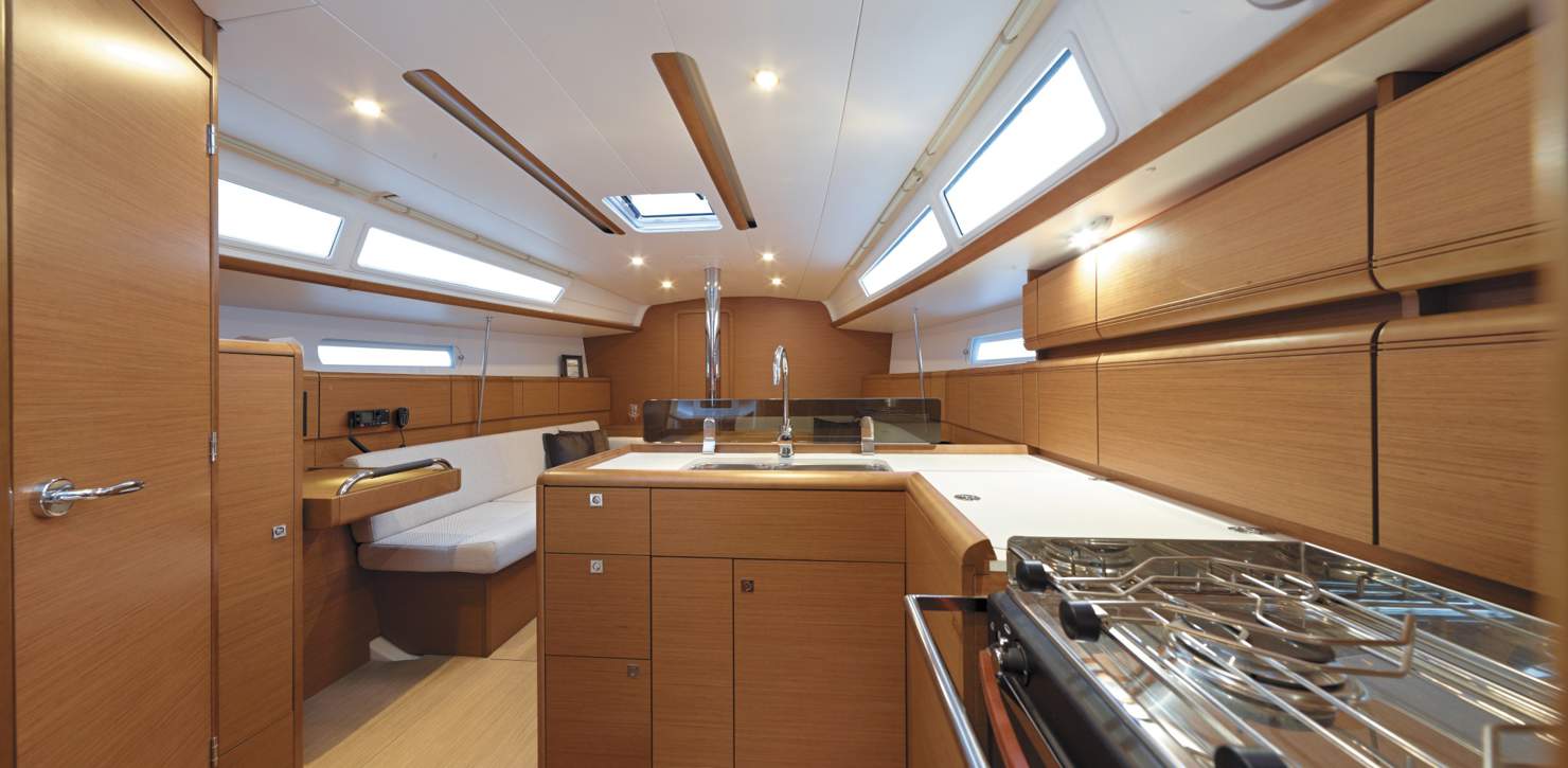Jeanneau Sun Odyssey 389 Interior - 16.JPG