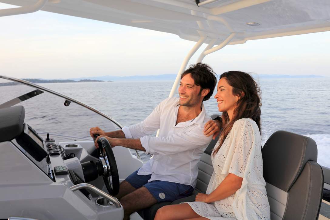 Jeanneau Cap Camarat 9.0 WA Exterior - 10.JPG