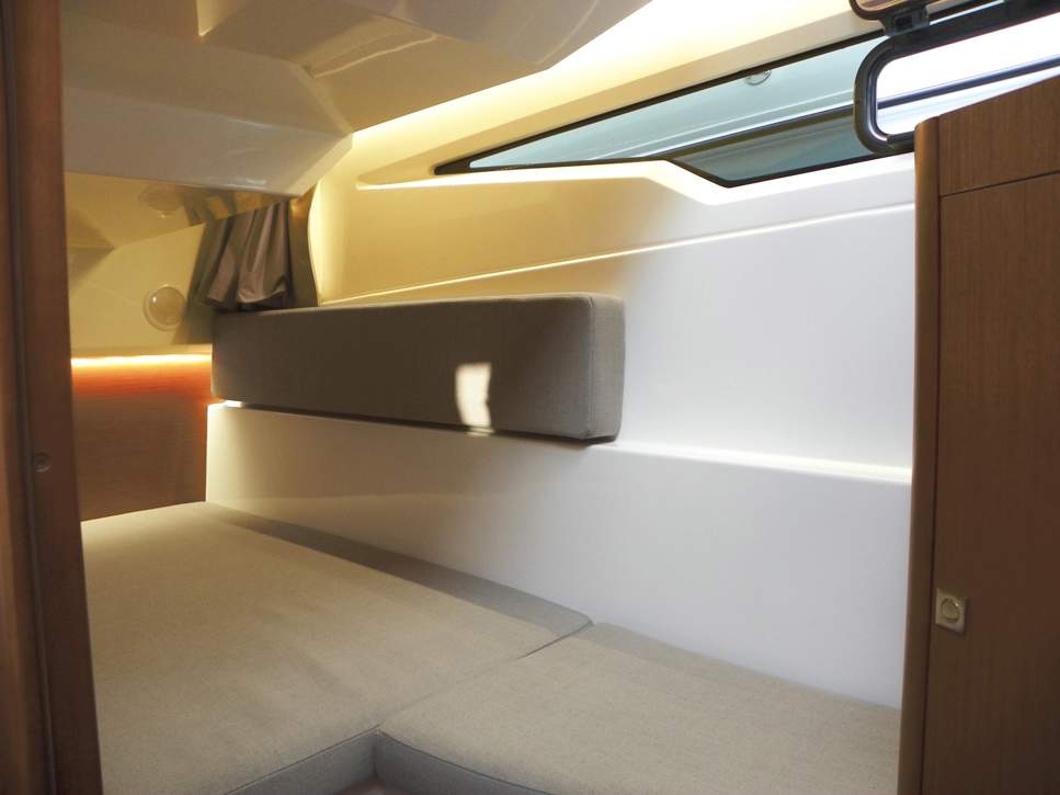 Jeanneau Merry Fisher 895 HB Interior - 13.JPG