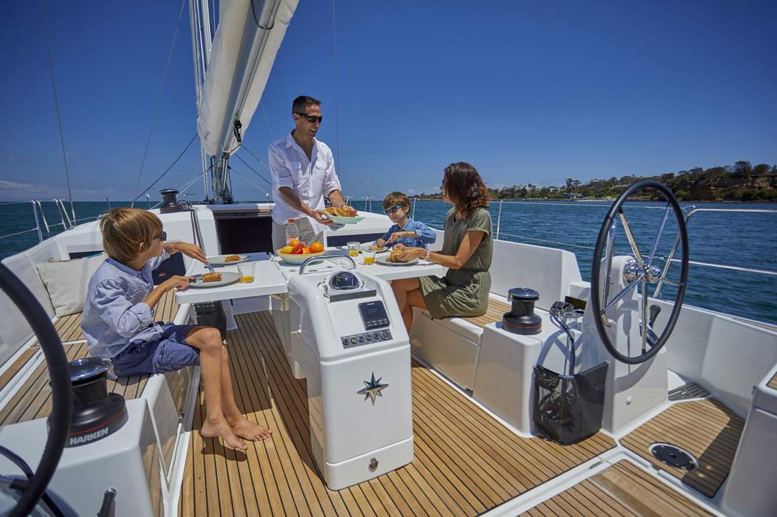 Jeanneau Sun Odyssey 490 Exterior - 108.JPG