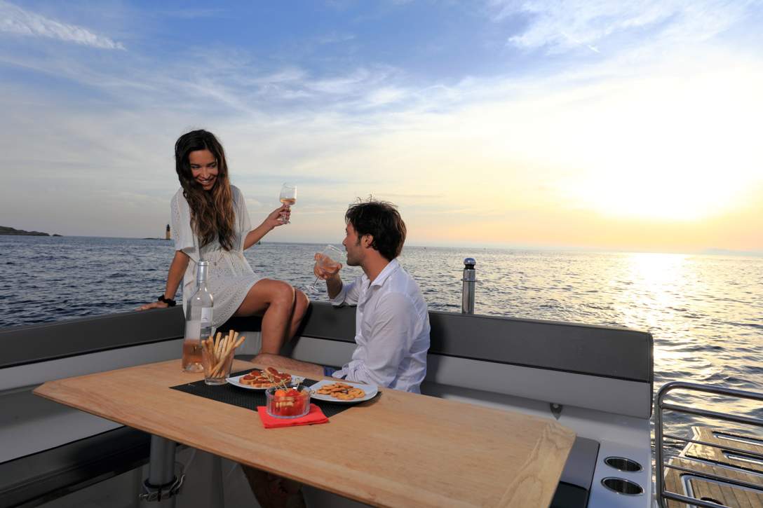 Jeanneau Cap Camarat 9.0 WA Exterior - 25.JPG