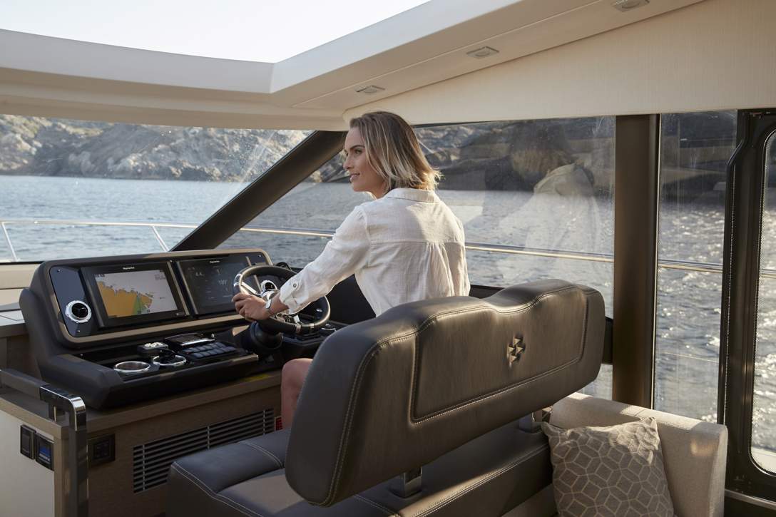 Prestige 590 S Interior - 32.JPG