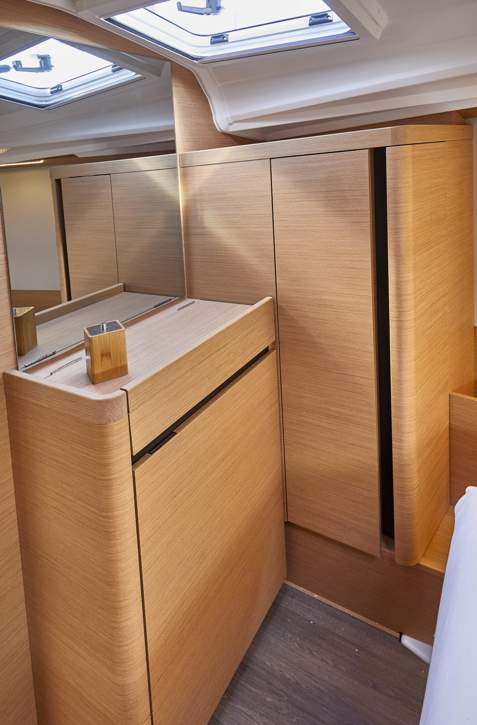 Jeanneau Sun Odyssey 410 Interior - 6.JPG