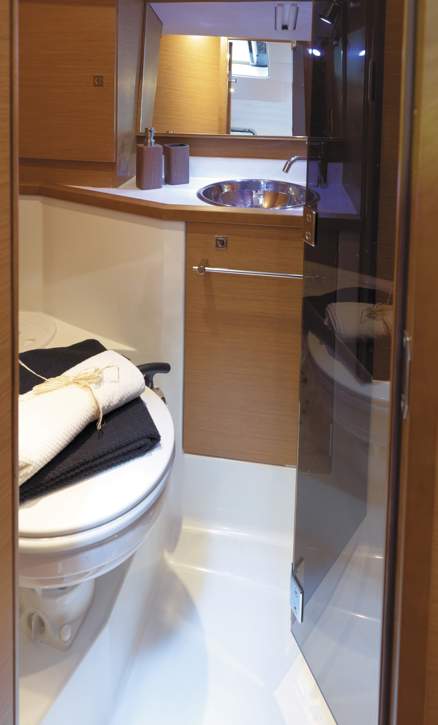 Jeanneau Sun Odyssey 389 Interior - 19.JPG