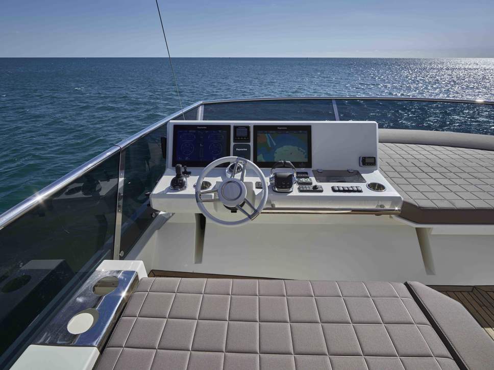 Prestige 630 Flybridge Exterior - 36.JPG