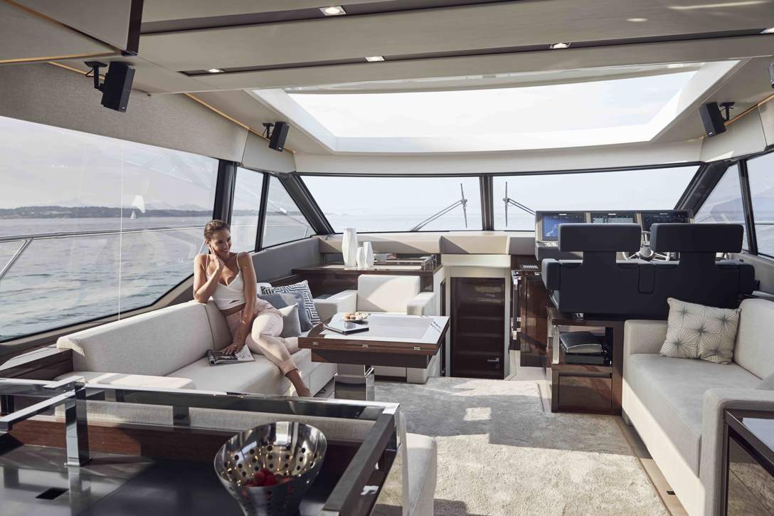 Prestige 630 S Interior - 29.JPG