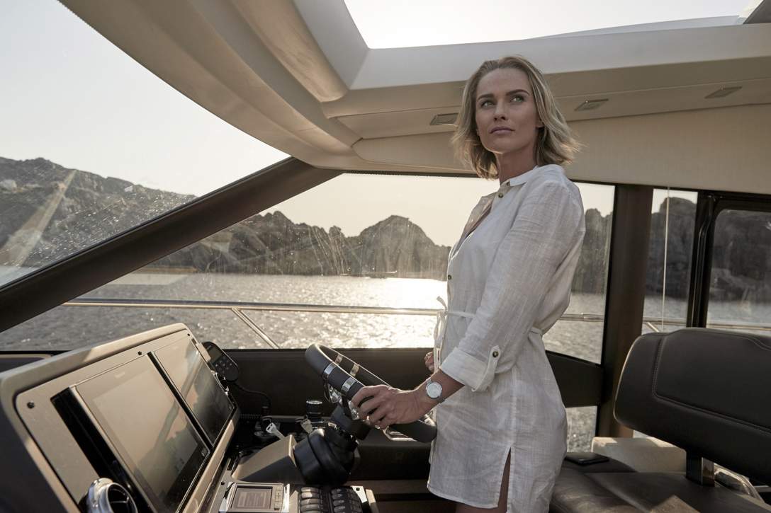 Prestige 590 S Interior - 35.JPG