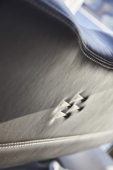 Prestige 590 S Interior - 37.JPG