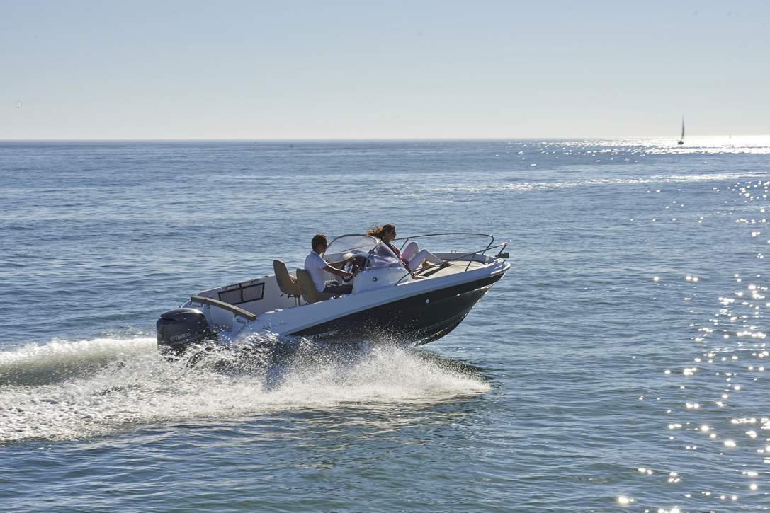 Jeanneau Cap Camarat 5.5 WA Exterior - 10.jpg