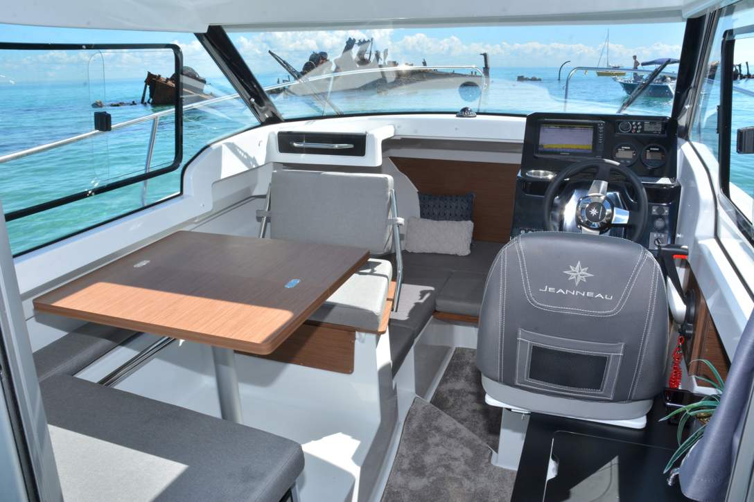 Jeanneau Merry Fisher 695 Serie 2 HB Interior - 1.JPG