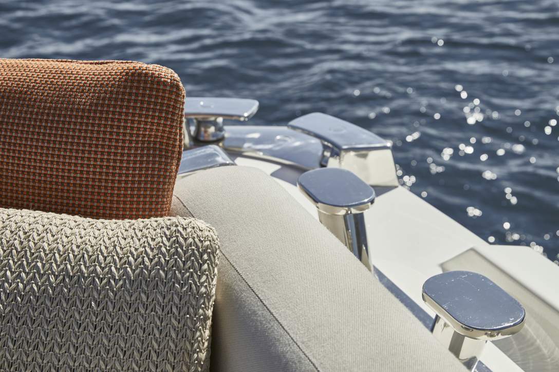 Prestige X70 Exterior - 9.JPG