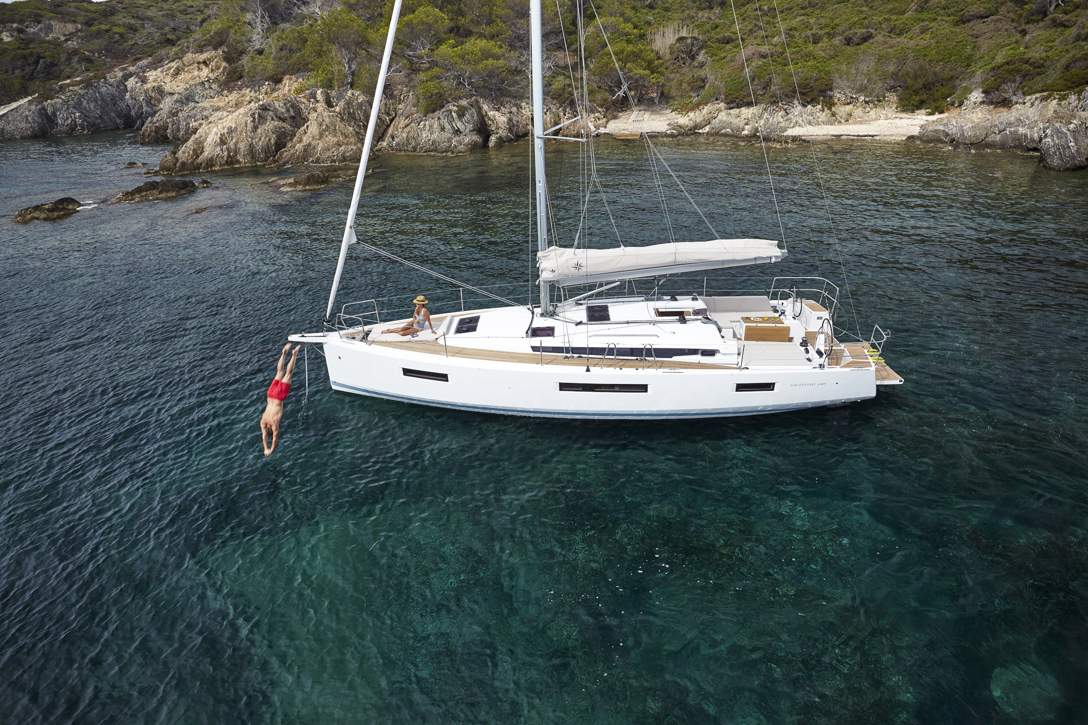 Jeanneau Sun Odyssey 440 Exterior - 45.JPG