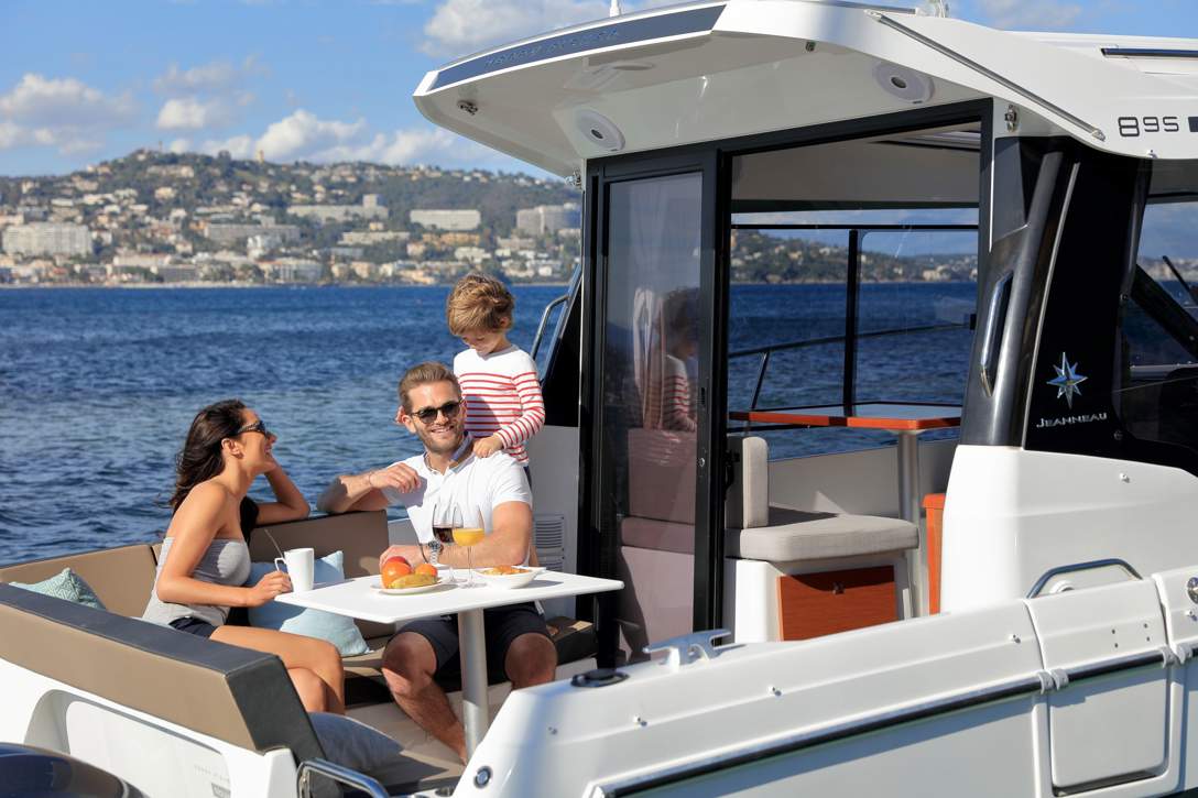 Jeanneau Merry Fisher 895 HB Exterior - 49.JPG